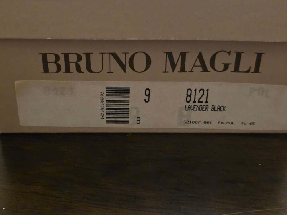 Bruno Magli Black Suede Kitten Heel Pumps with Lattice Cutout Size 9 B - Picture 7 of 7